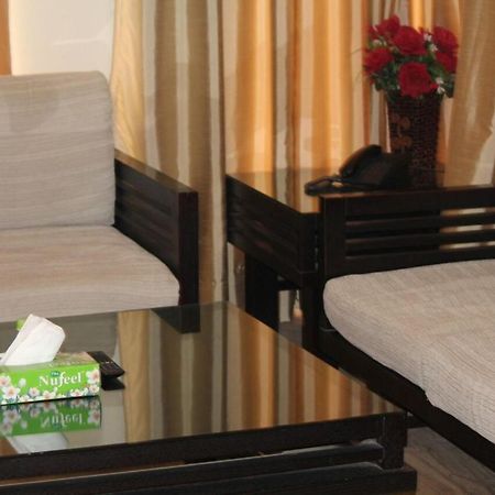 Hotel Vipul Grand 구르가온 외부 사진