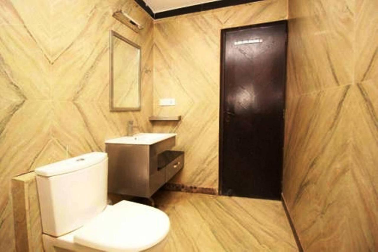 Hotel Vipul Grand 구르가온 외부 사진